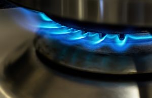 Прокурор защищает права пенсионера на компенсацию затрат на газоснабжение жилого дома