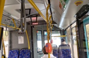 «Разработчиков нужно посадить на кол»: петербуржцы оценили «комфорт» в новых автобусах