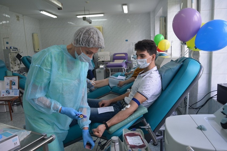 На станции переливания крови в Калининграде стартовал новогодний донорский марафон