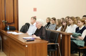 Калининградских школьников ознакомили с работой Центрального районного суда