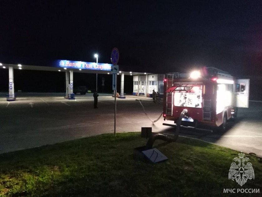 В Полесске пожарные четыре дня тренировались по ночам тушить АЗС