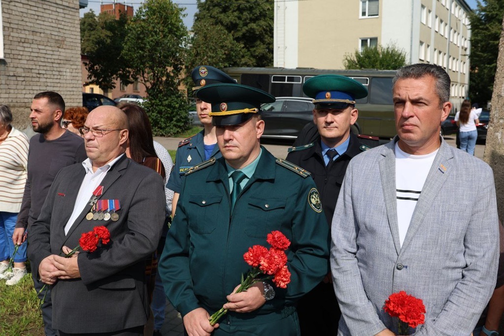 Память в камне и сердцах: таможенник Советска почтил подвиг земляков
