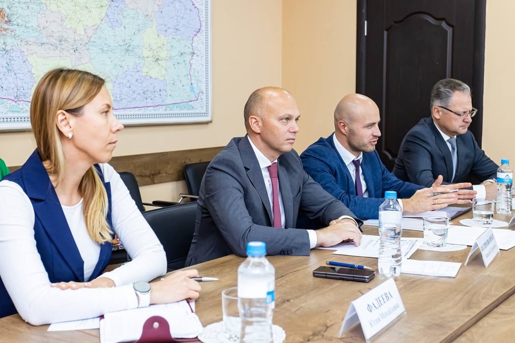 Время героев: министр строительства стал наставником для вернувшегося с фронта управленца