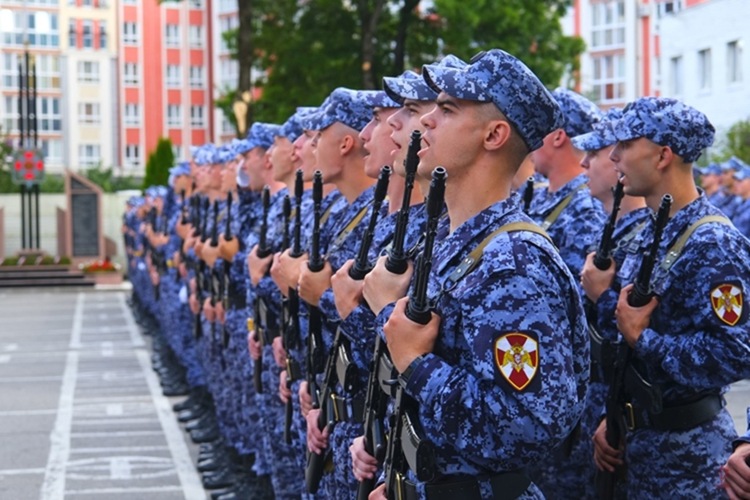 Новобранцы для Росгвардии: около 100 калининградцев пополнят спецполк