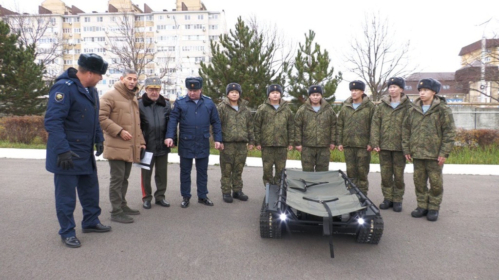 В Ставрополе полку ВДВ передали инновационную платформу для спасения раненых