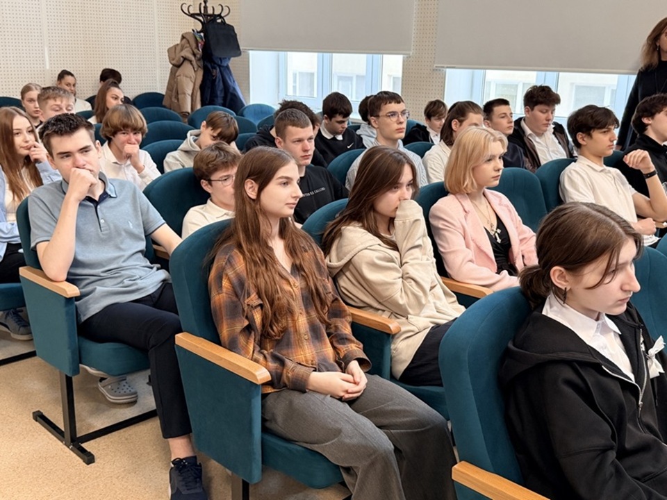 Транспортные полицейские провели антинаркотический урок для школьников Светлогорска