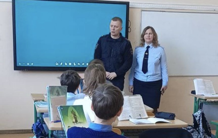 Транспортные полицейские провели для калининградских школьников &laquo;Путешествие в страну безопасности&raquo;